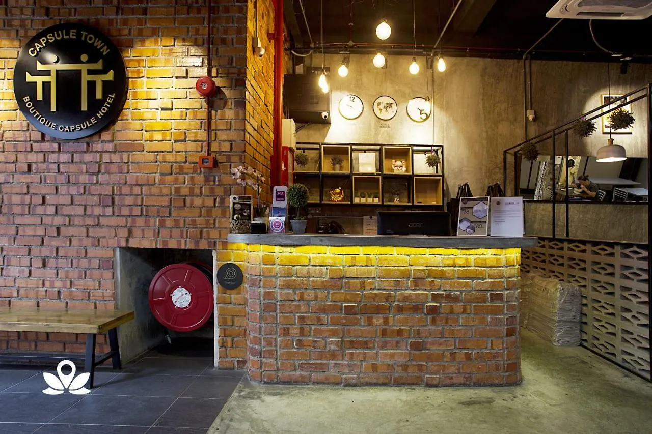 Contatos de Capsule Town Hotel